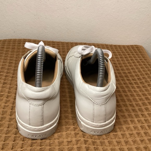 Sleek White Women's Sneakers - Picture 5 of 9